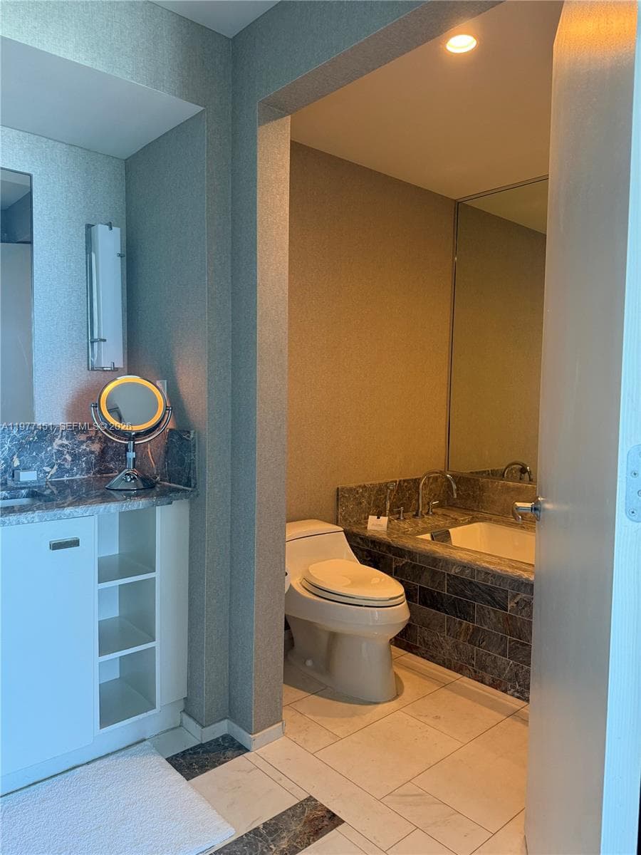 551 N Fort Lauderdale Beach Blvd R2201 photo 25