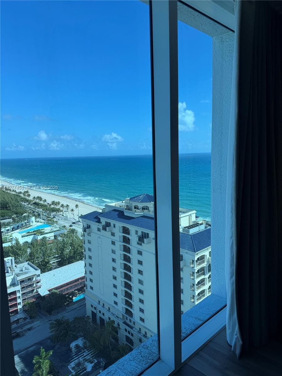 551 N Fort Lauderdale Beach Blvd R2201 photo 21