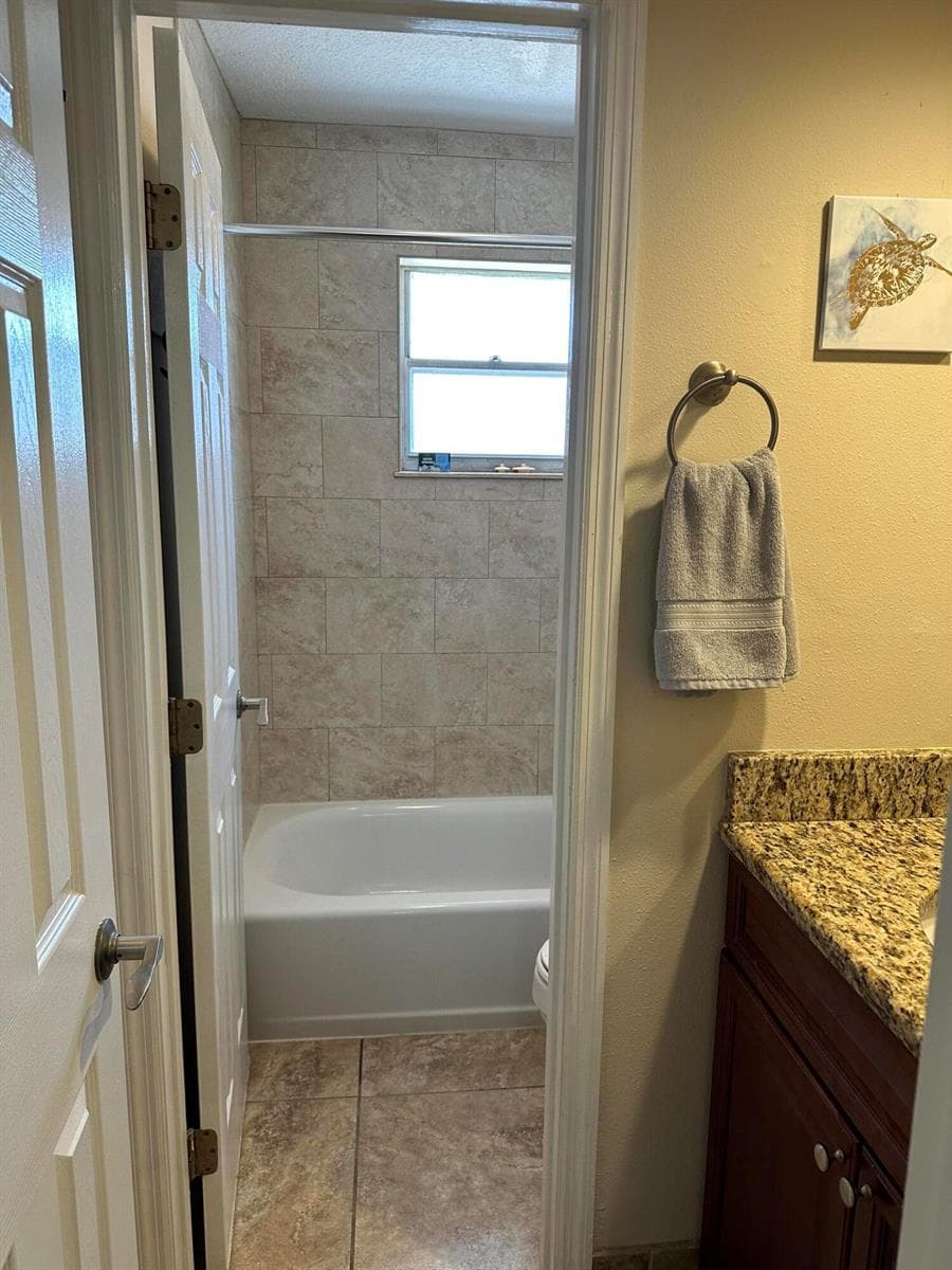 801 Hummingbird Way 201 photo 15