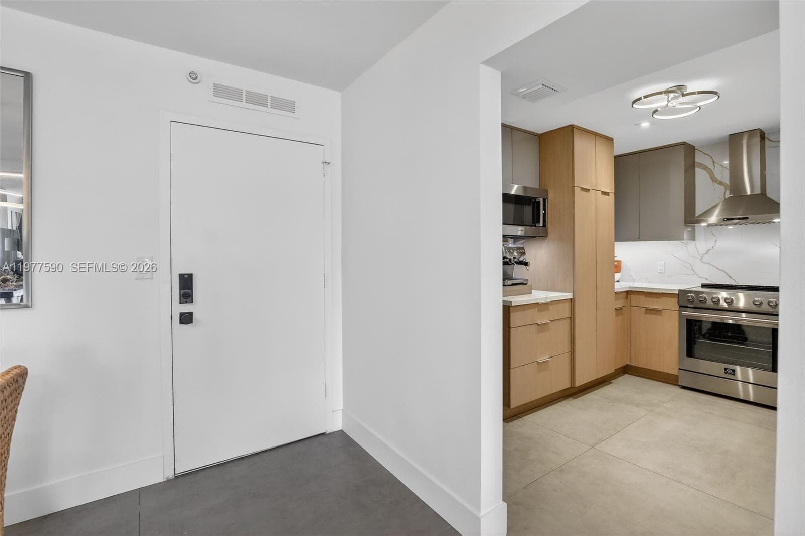 2780 183rd ST 1714 photo 9