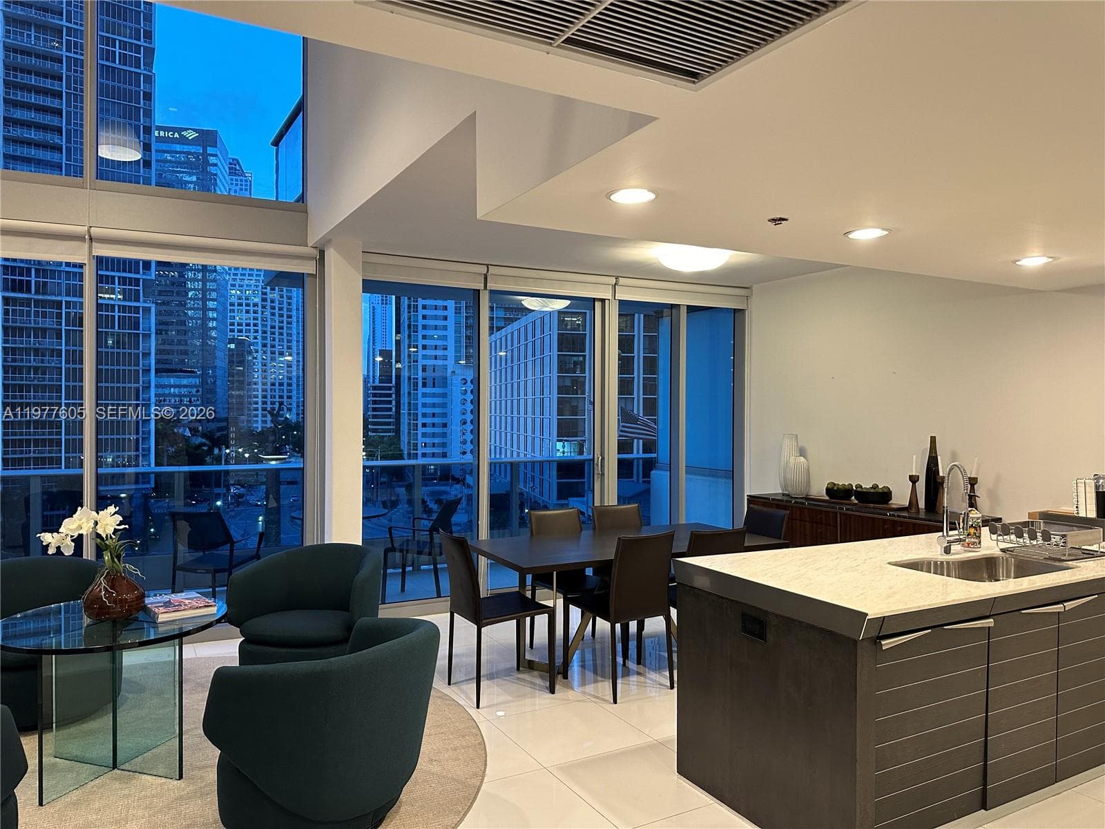 200 S Biscayne Boulevard Way 703 photo 1