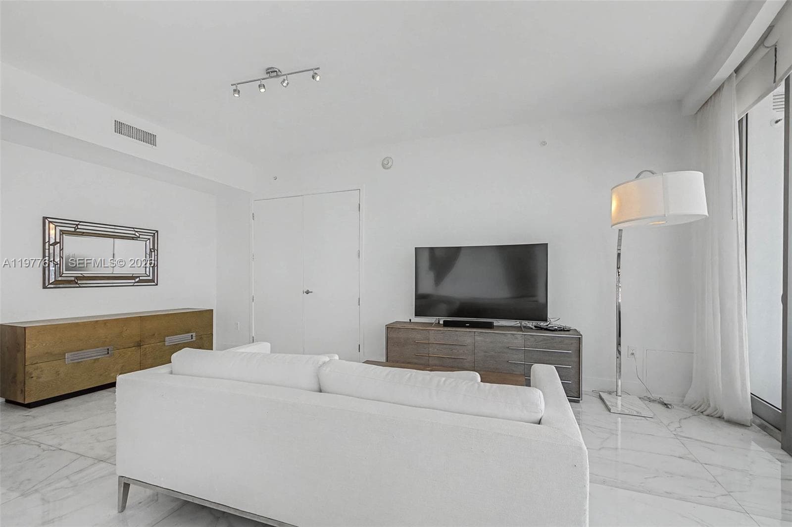 17475 Collins Ave 904 photo 22