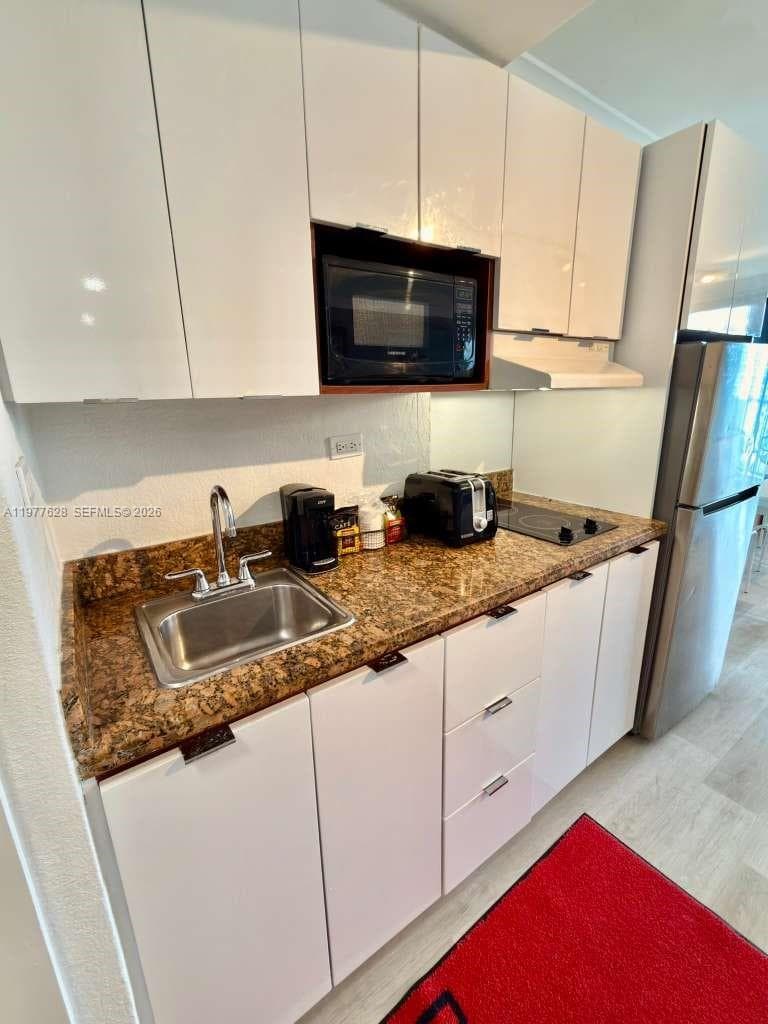 19201 Collins Ave 933 photo 8