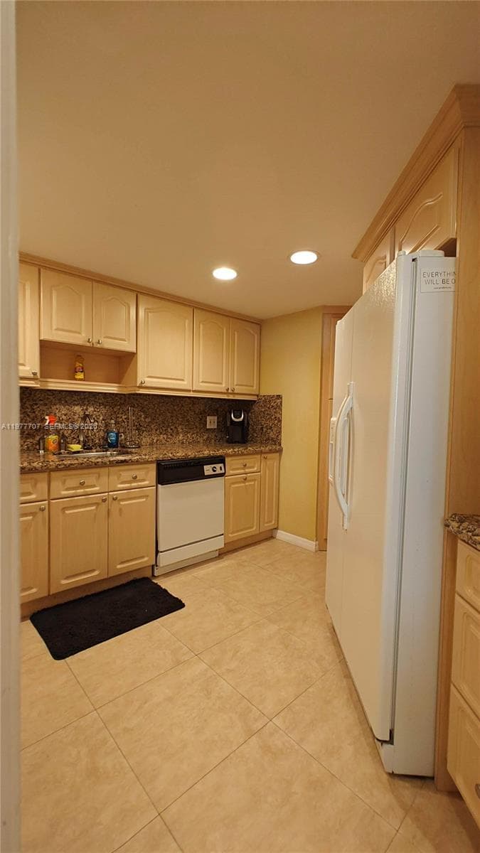 825 Brickell Bay Dr 841 photo 3