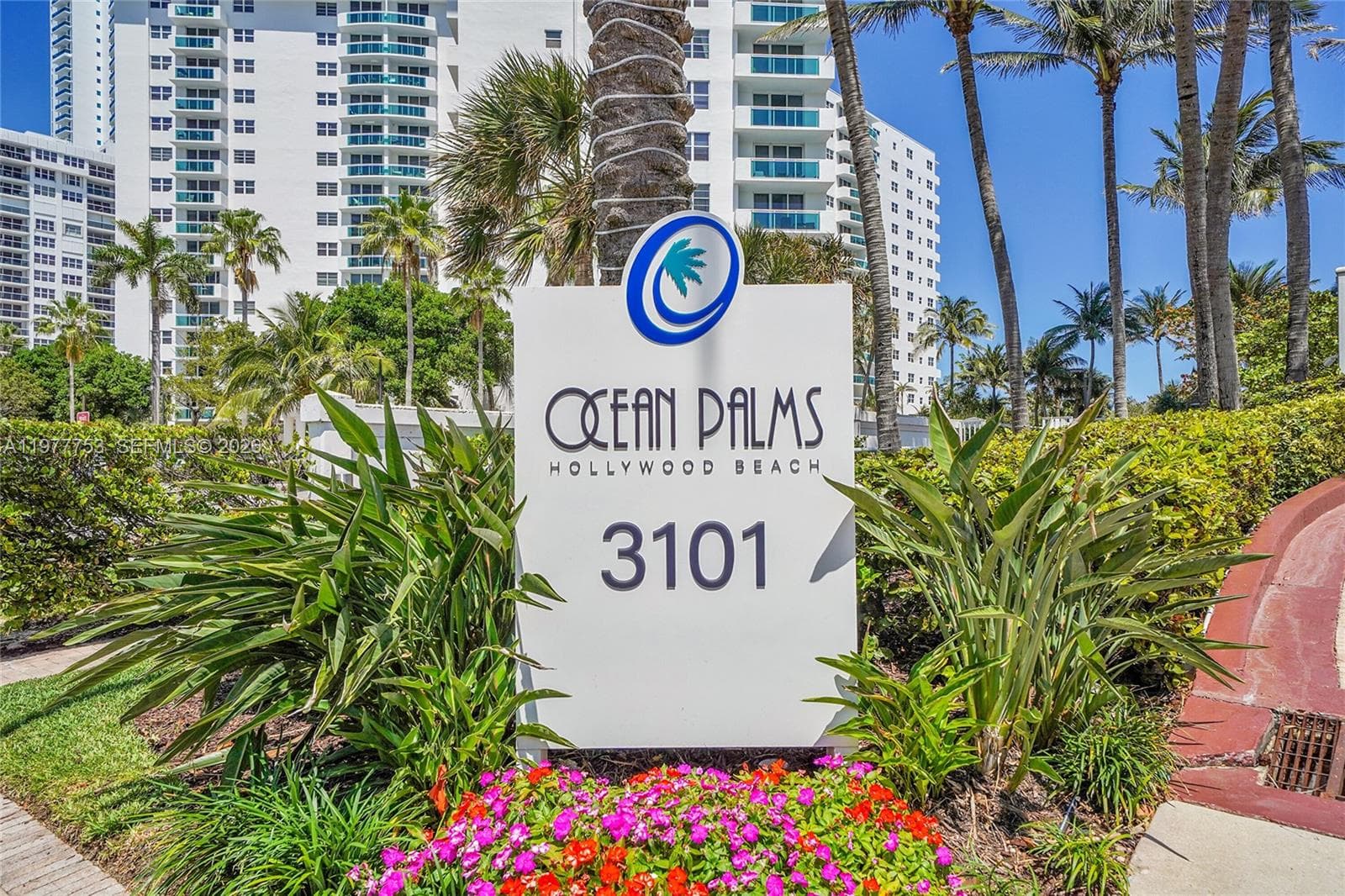 3101 S Ocean Dr 2807 photo 2