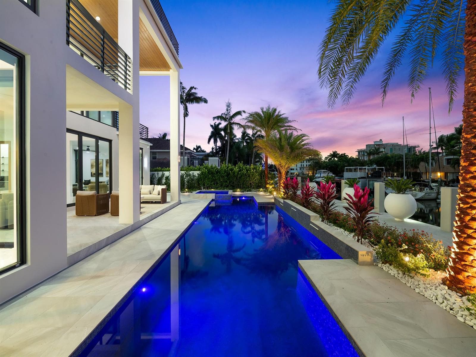 111 Fiesta Way photo 4