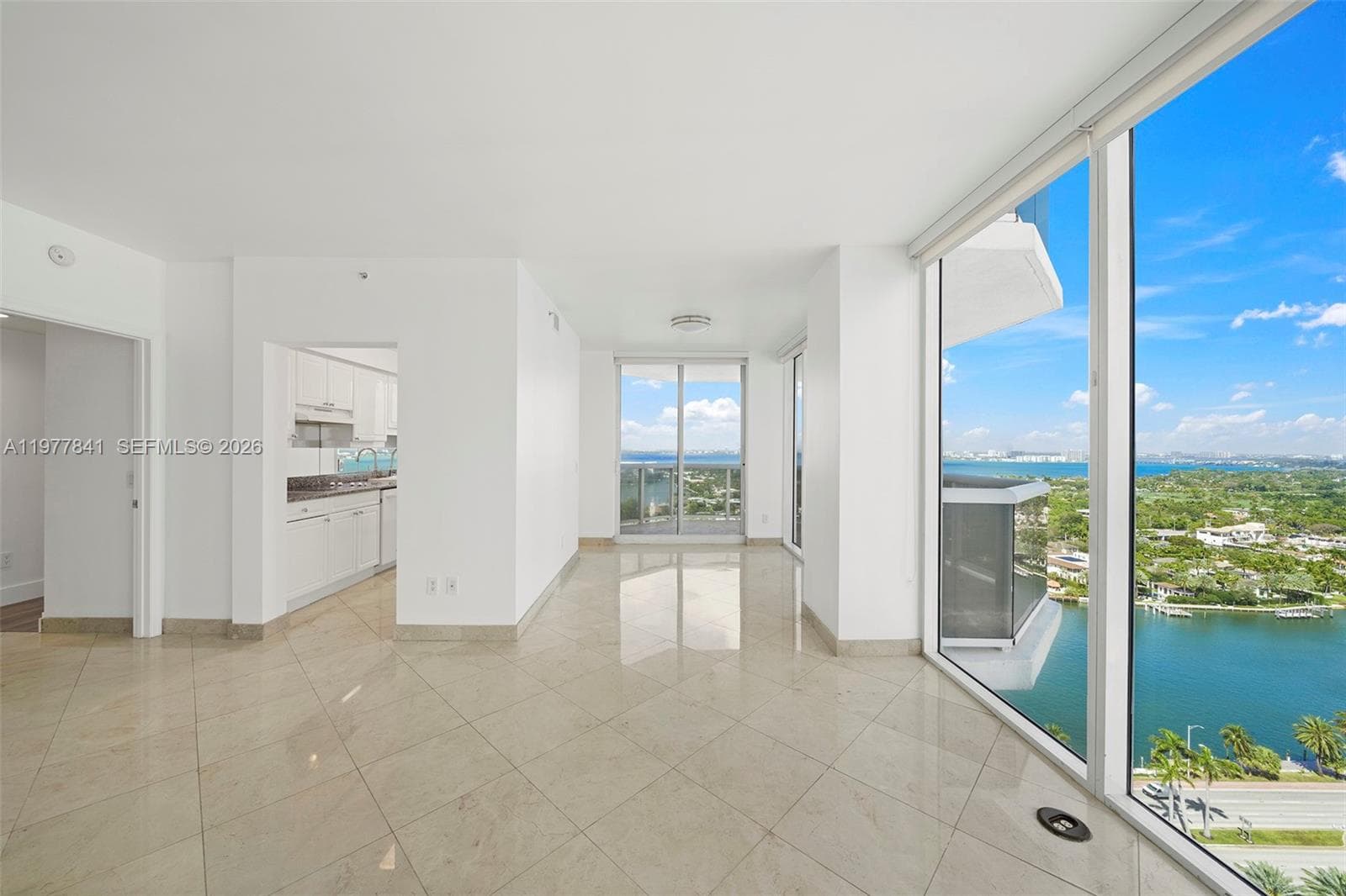4775 Collins Ave 2507 photo 2