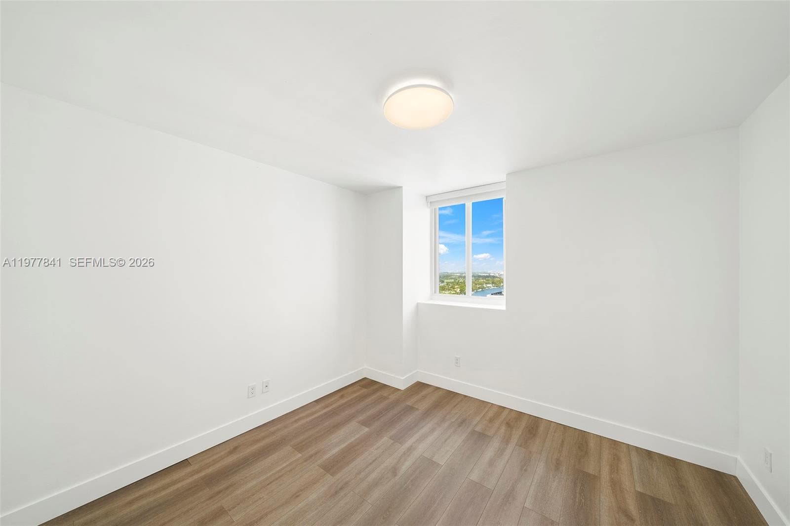 4775 Collins Ave 2507 photo 13