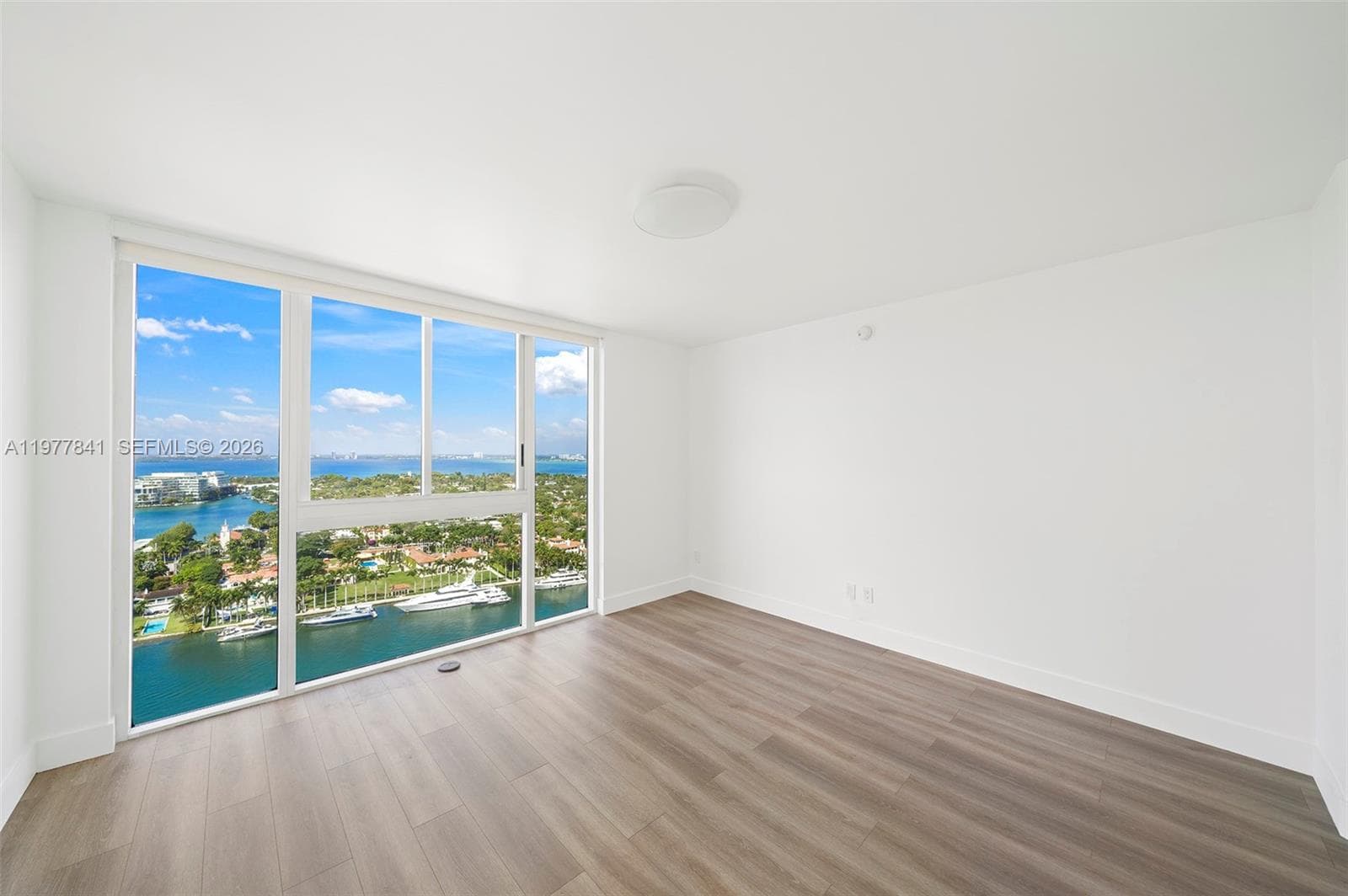 4775 Collins Ave 2507 photo 9