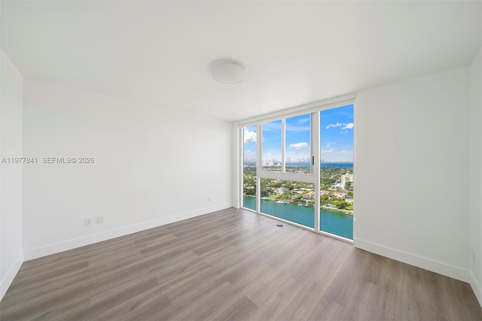 4775 Collins Ave 2507 photo 10