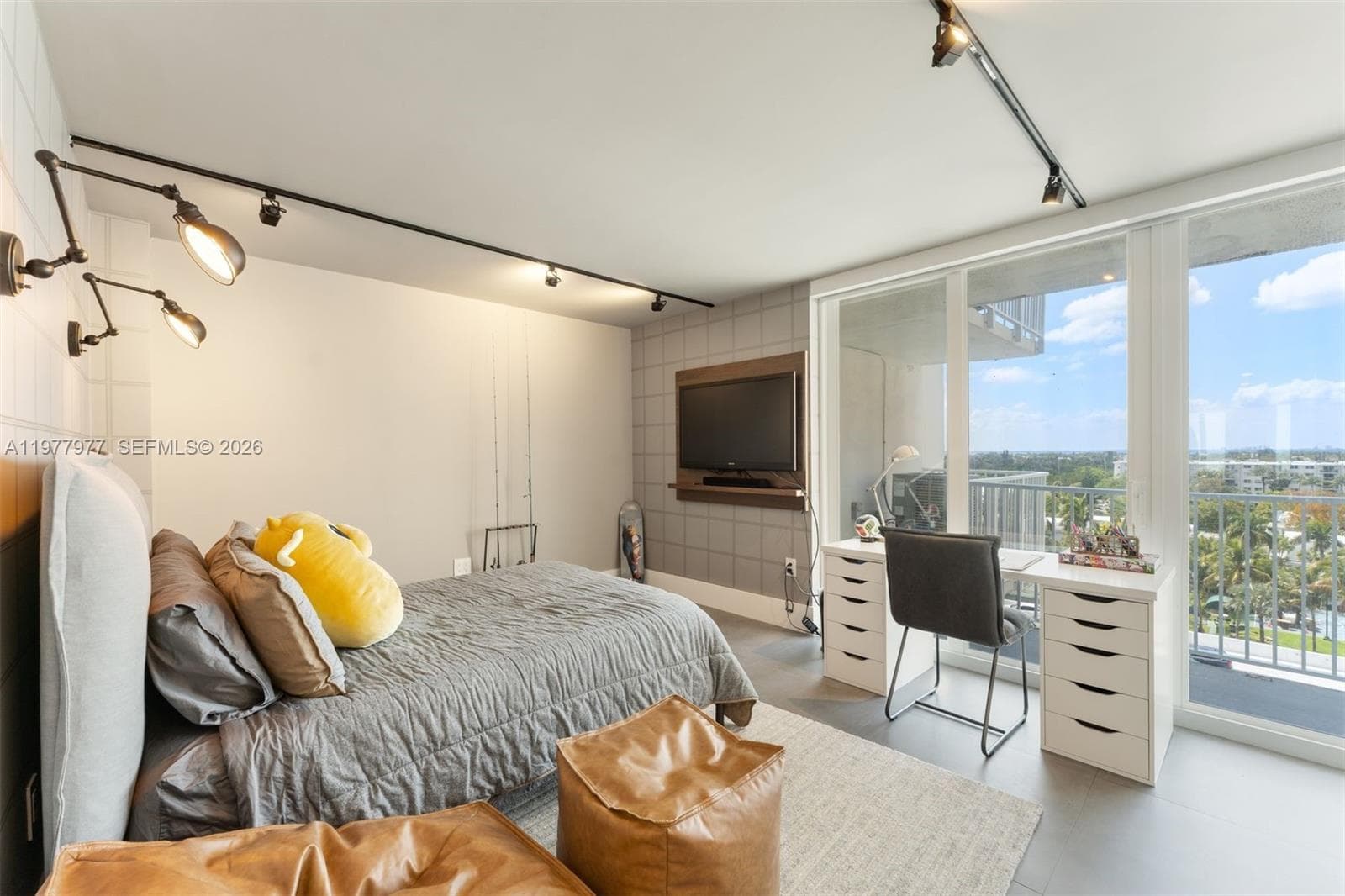 881 Ocean Dr 7D photo 17