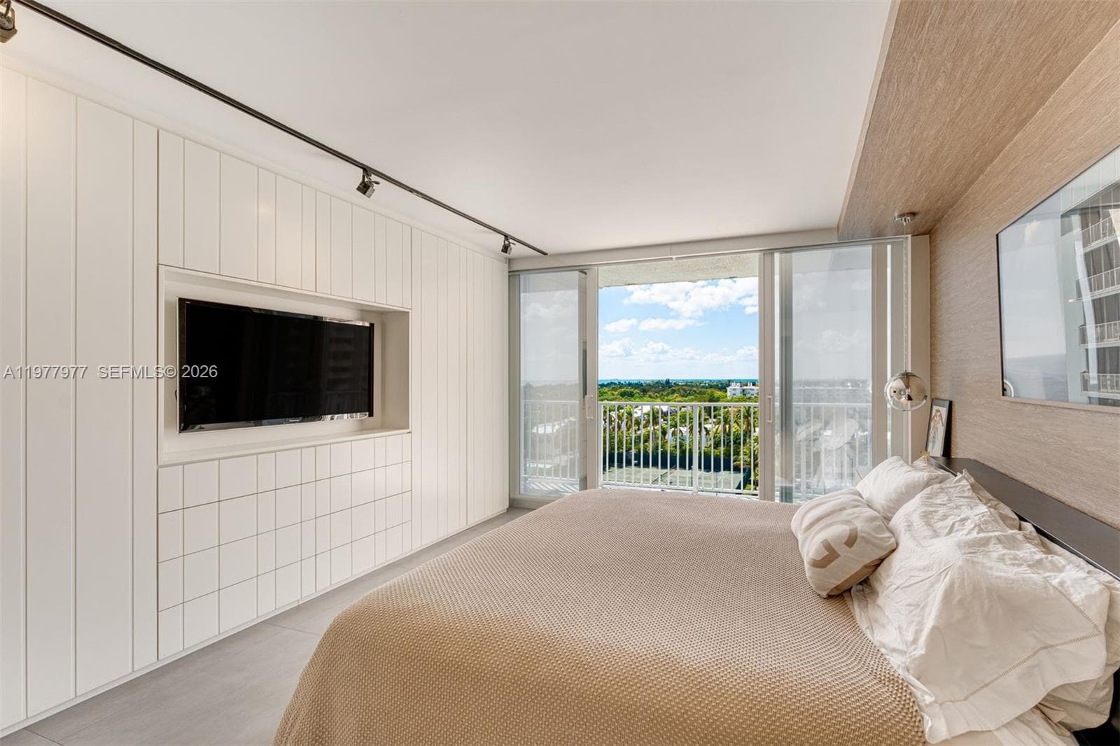 881 Ocean Dr 7D photo 14
