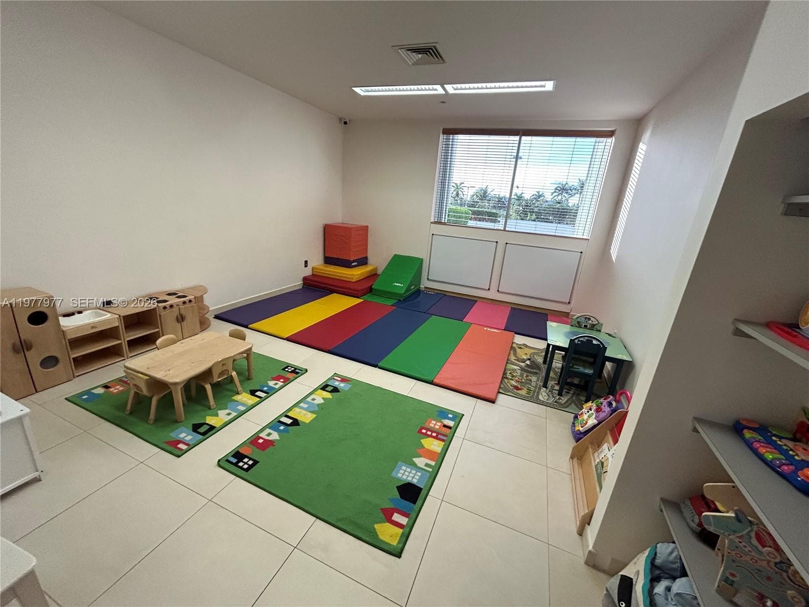 881 Ocean Dr 7D photo 25