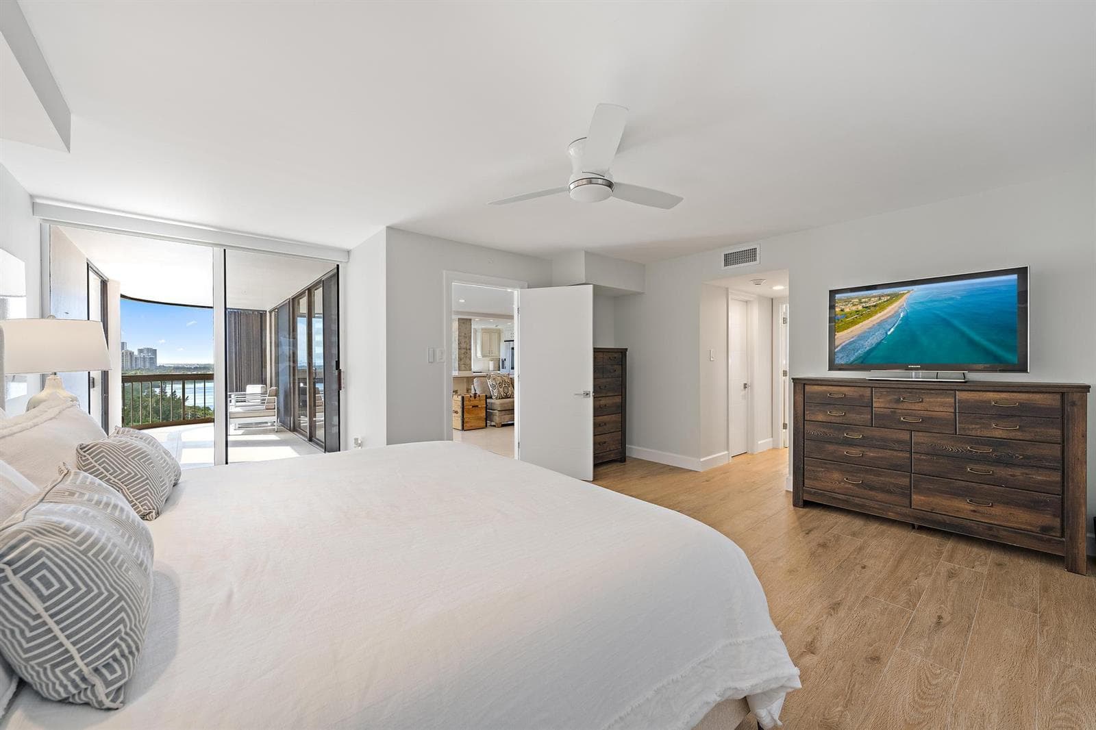 5380 N Ocean Drive 12a photo 16