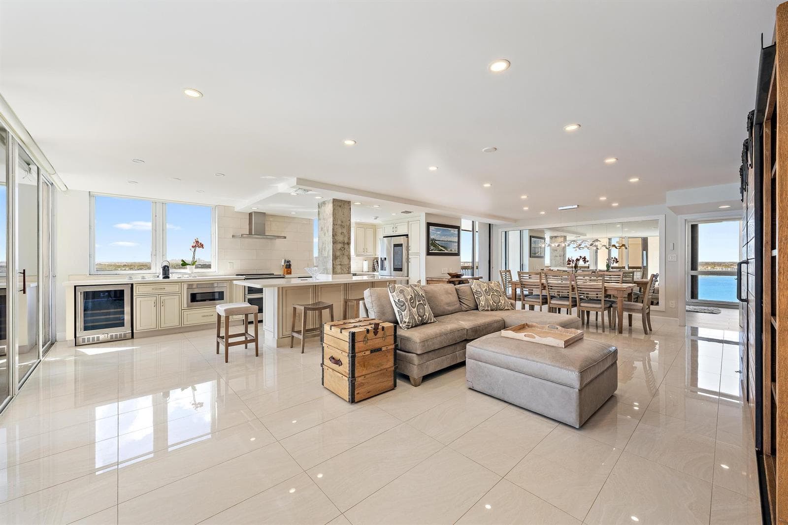 5380 N Ocean Drive 12a photo 1