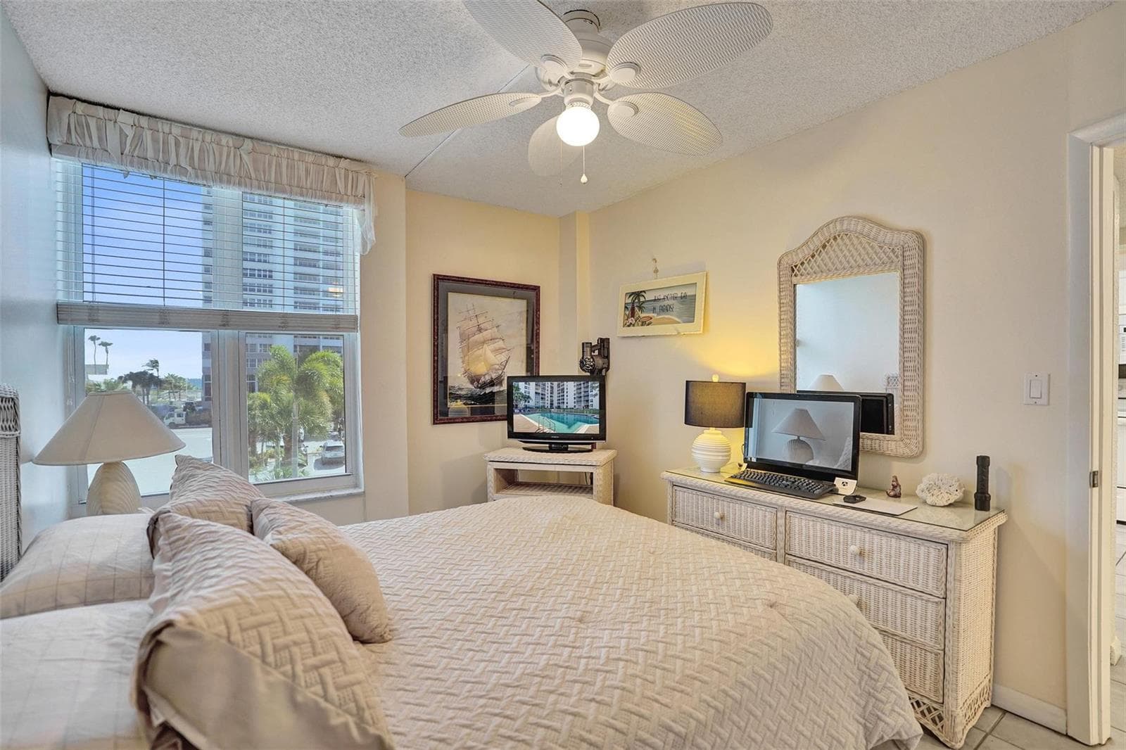 1391 S Ocean Boulevard 309 photo 17