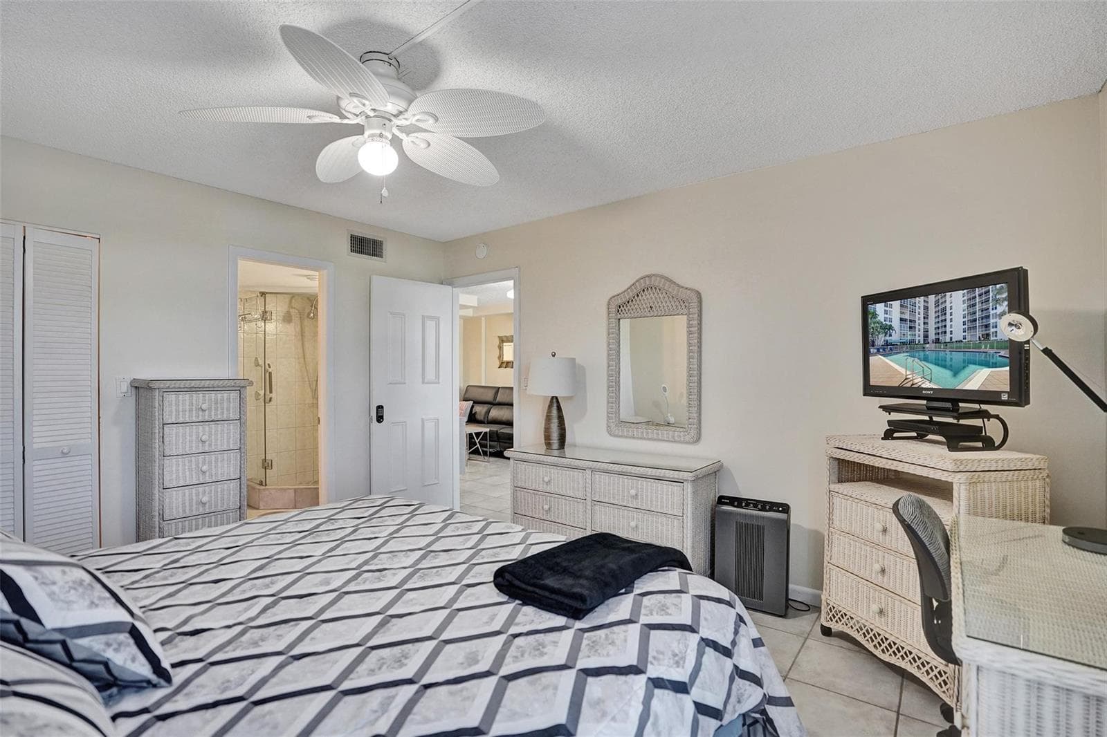 1391 S Ocean Boulevard 309 photo 12