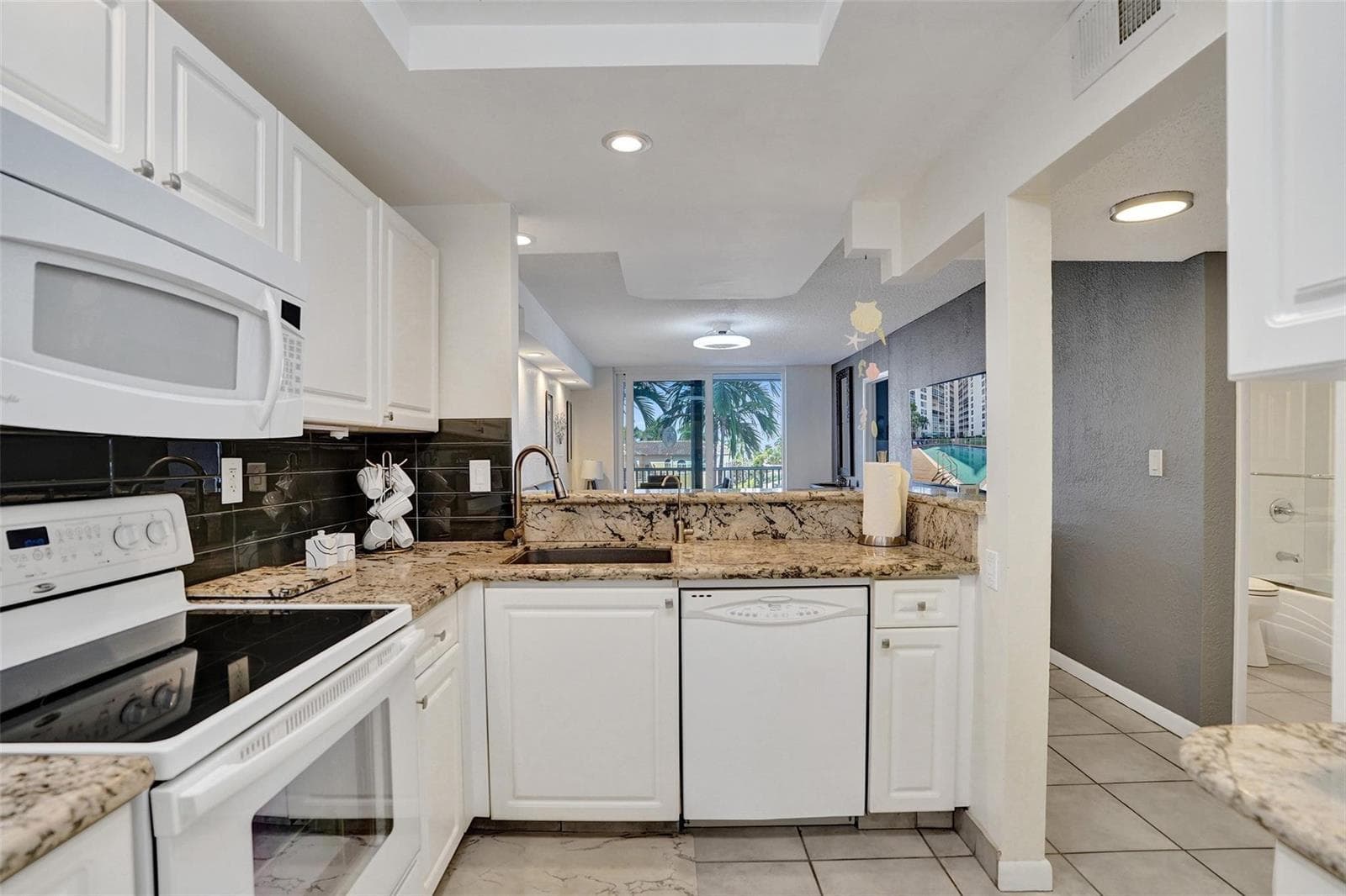 1391 S Ocean Boulevard 309 photo 3