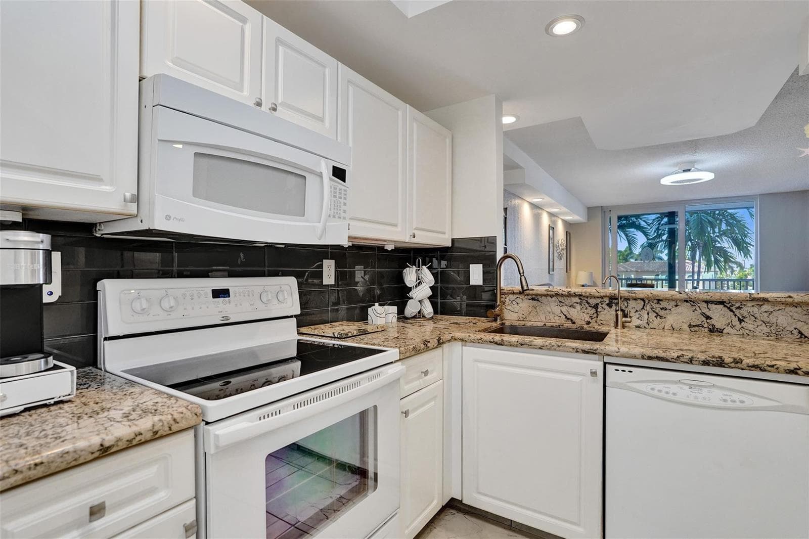 1391 S Ocean Boulevard 309 photo 1