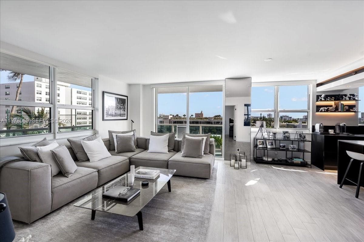 650 West Ave 712 photo 23