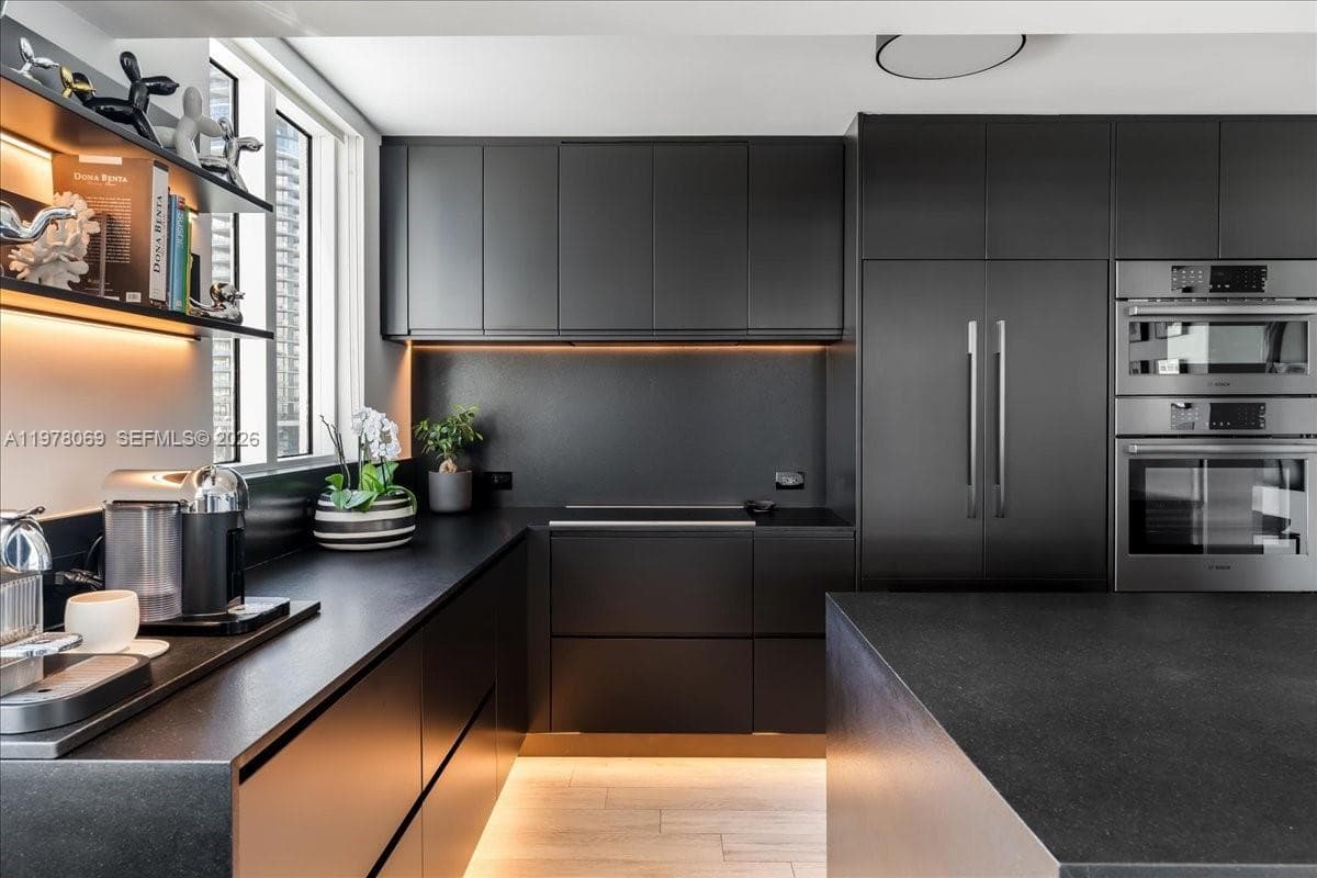 650 West Ave 712 photo 6