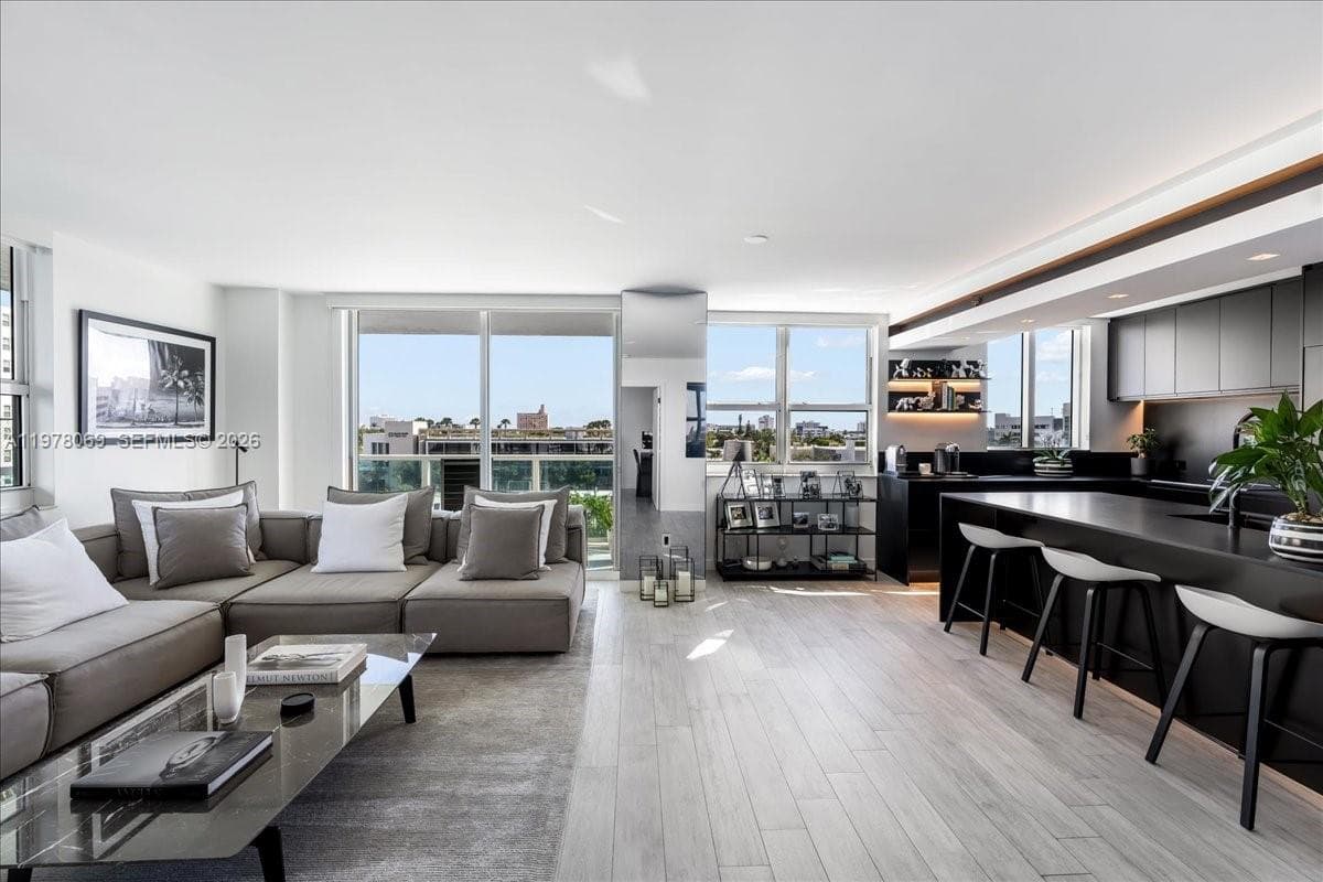 650 West Ave 712 photo 12