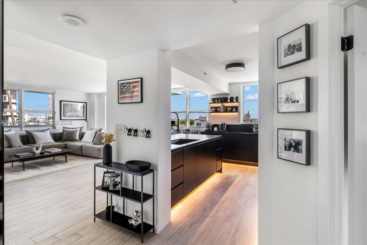 650 West Ave 712 photo 5