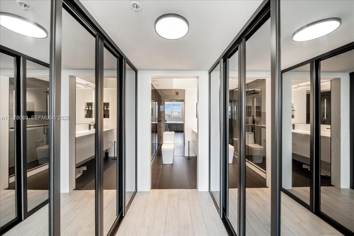 650 West Ave 712 photo 20