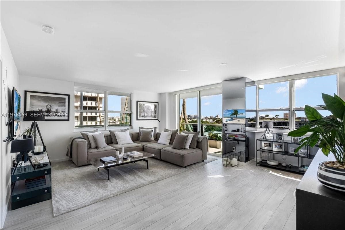 650 West Ave 712 photo 11