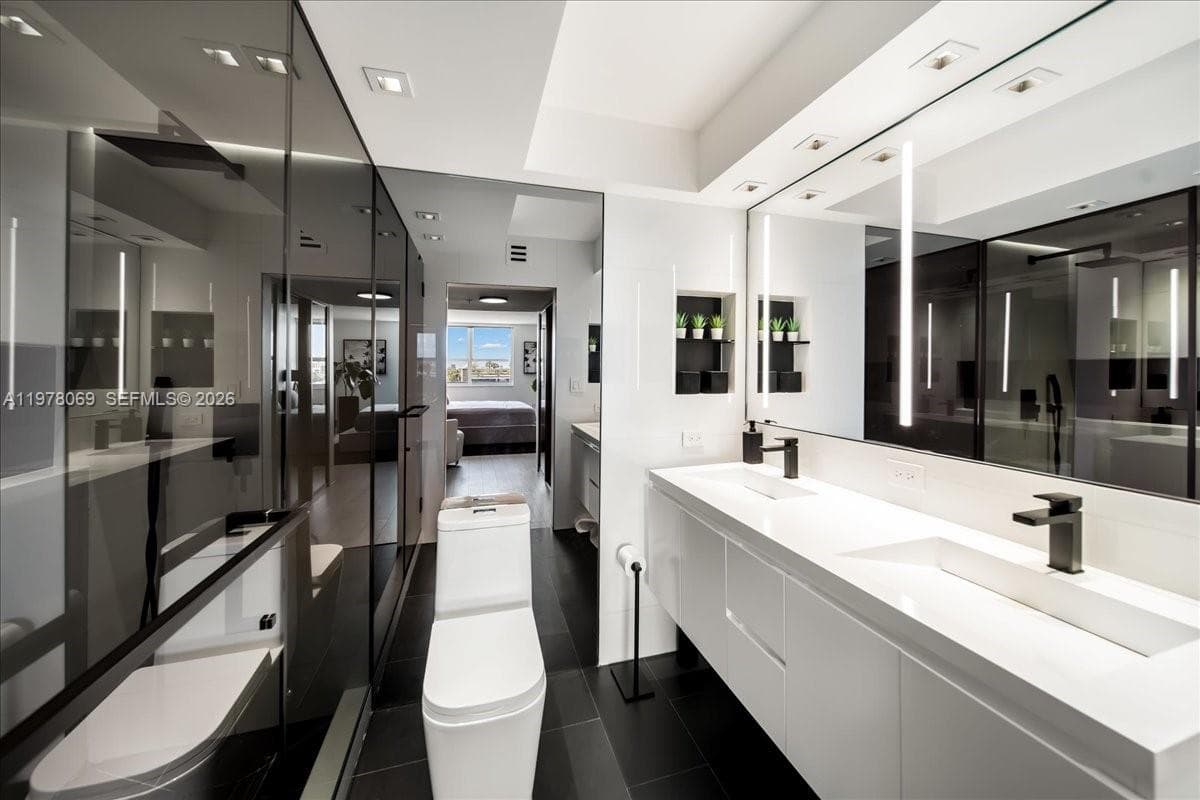 650 West Ave 712 photo 21