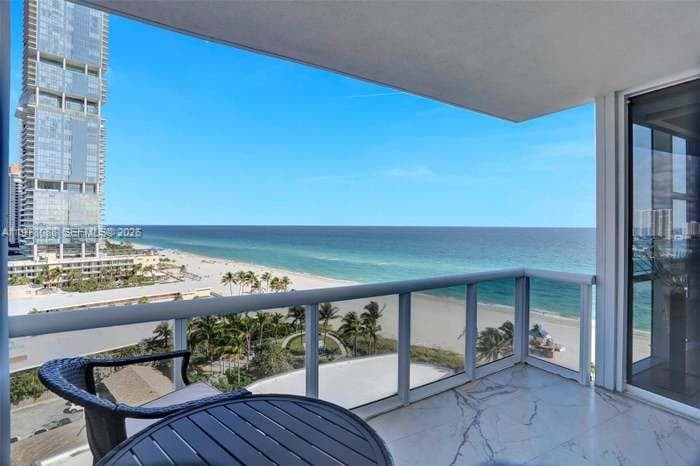 18201 Collins Ave 1202 photo 2