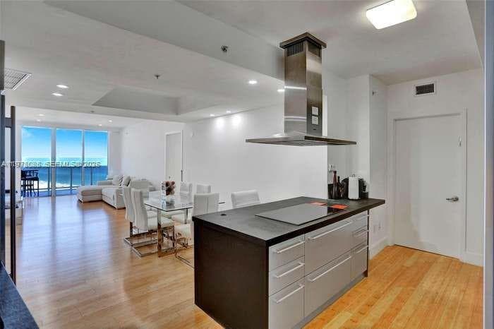 18201 Collins Ave 1202 photo 16