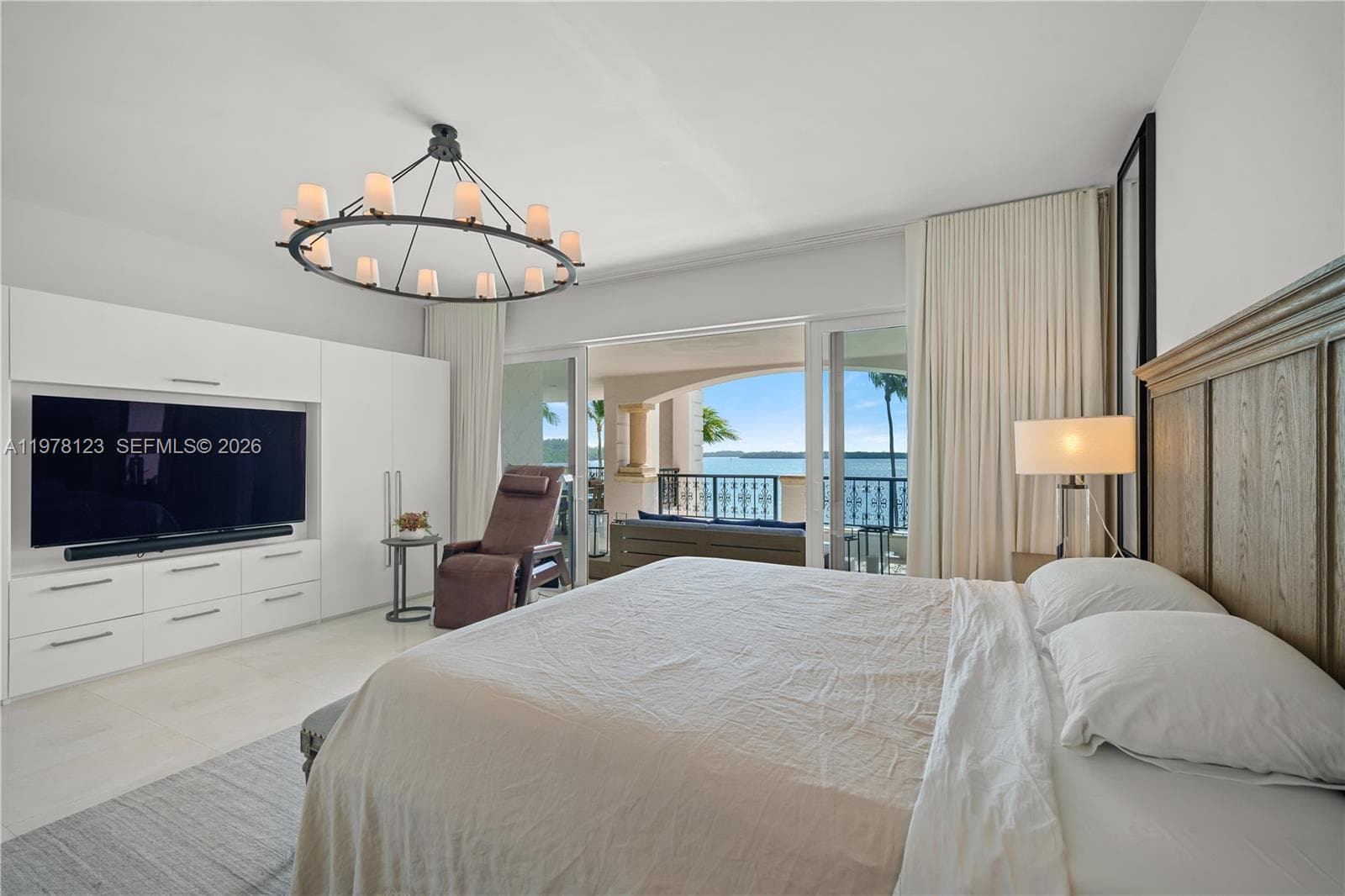 5222 Fisher Island Dr 5222 photo 17
