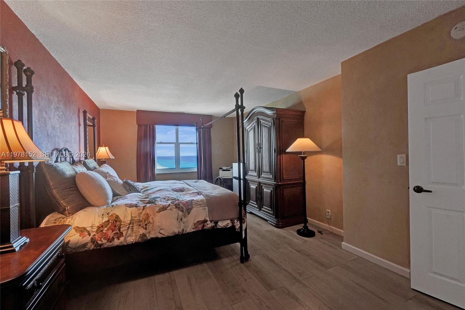 2501 Ocean Dr 1510 photo 23