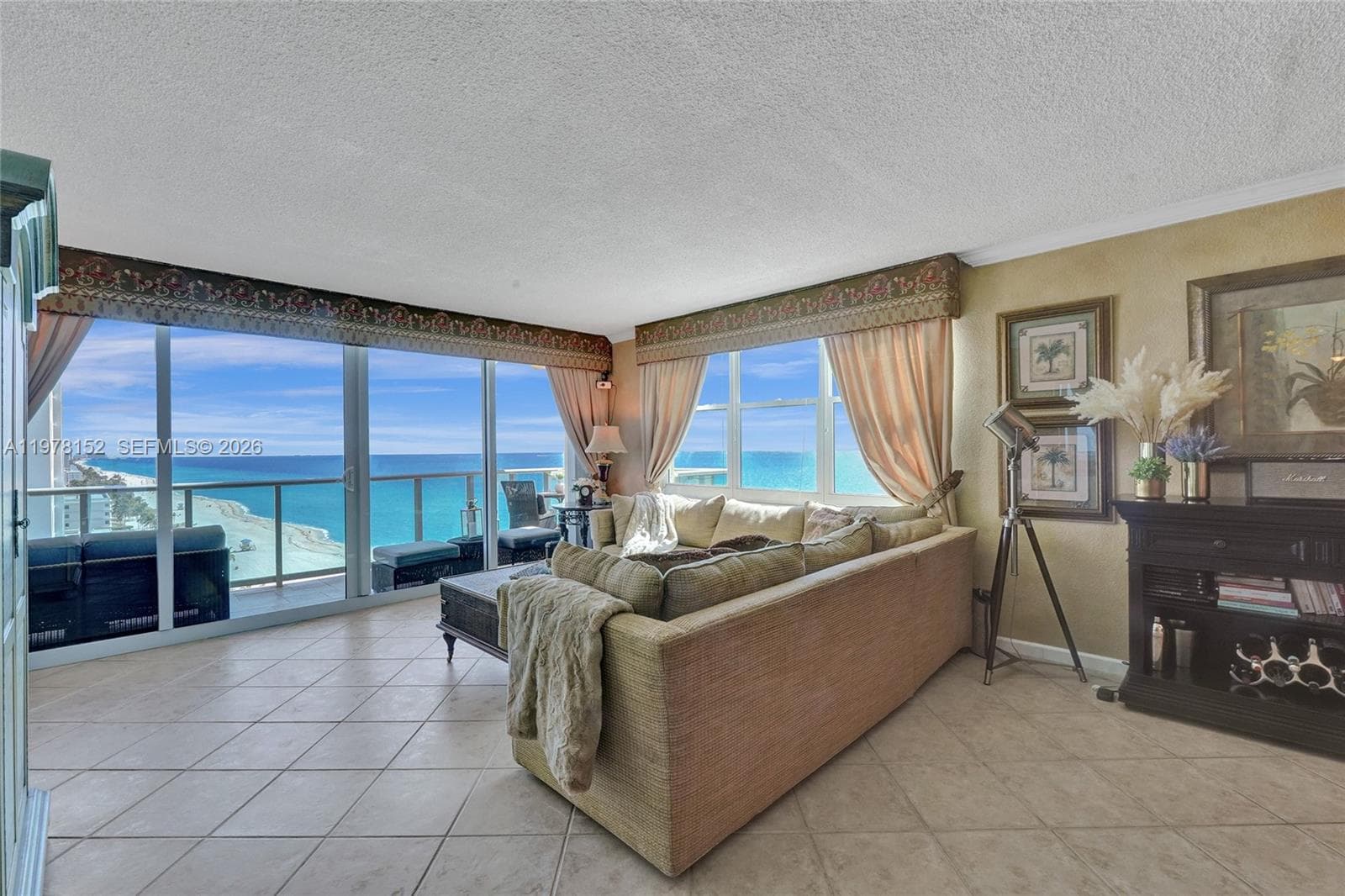 2501 Ocean Dr 1510 photo 2