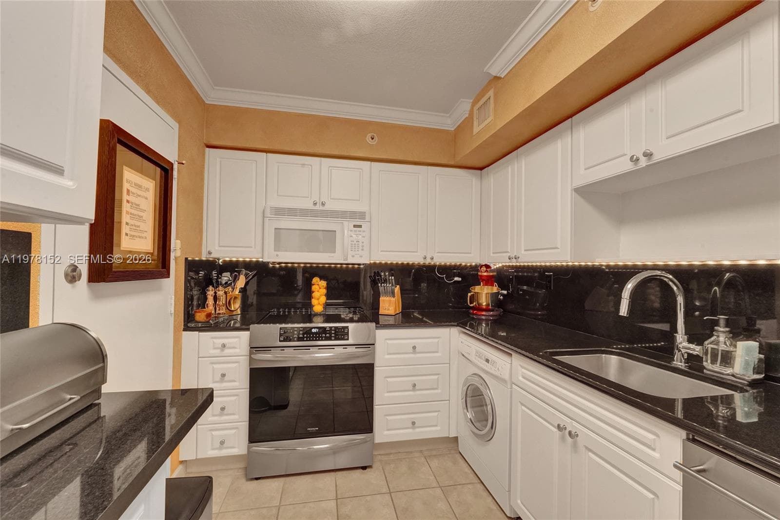 2501 Ocean Dr 1510 photo 17