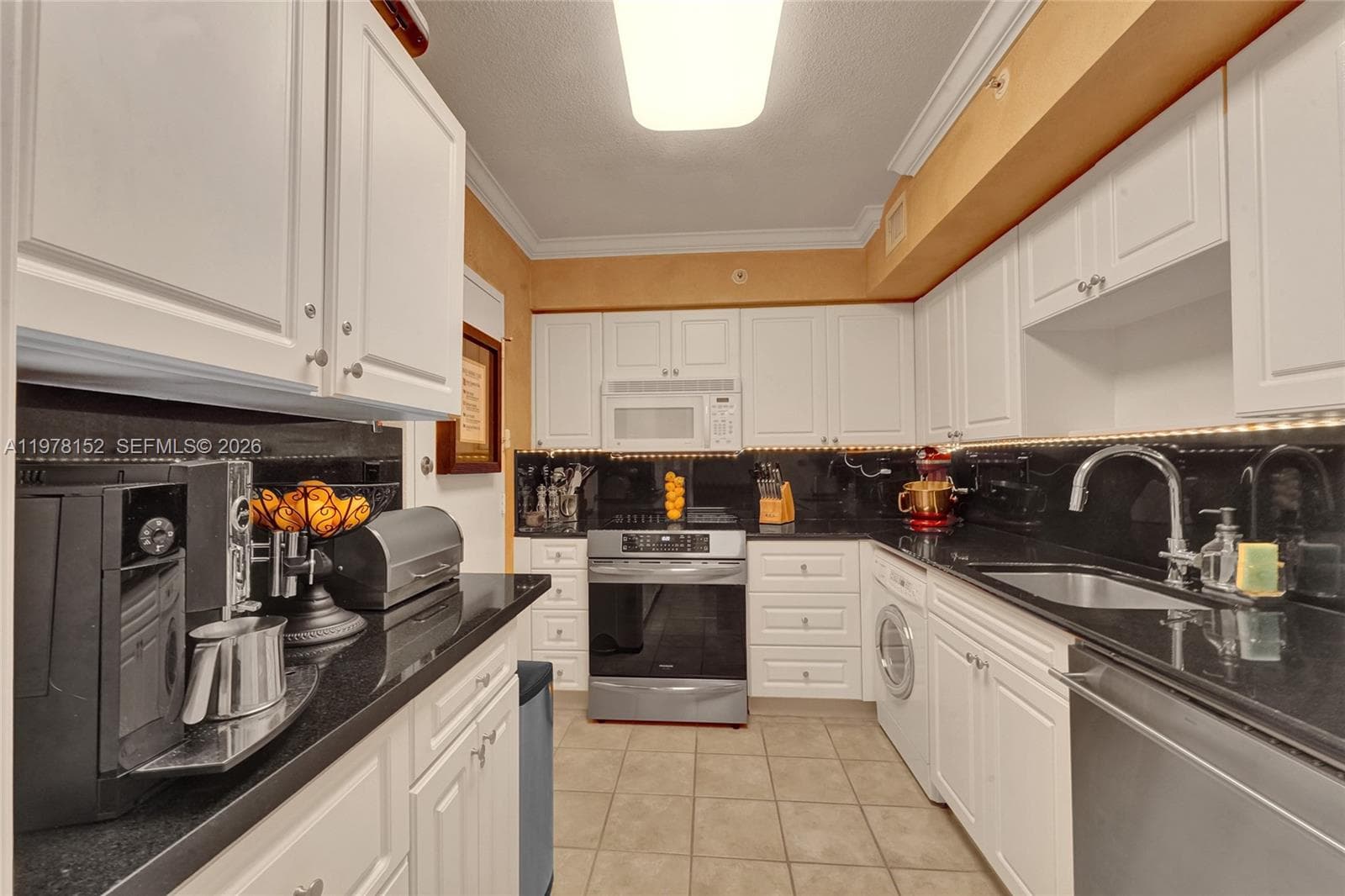 2501 Ocean Dr 1510 photo 14