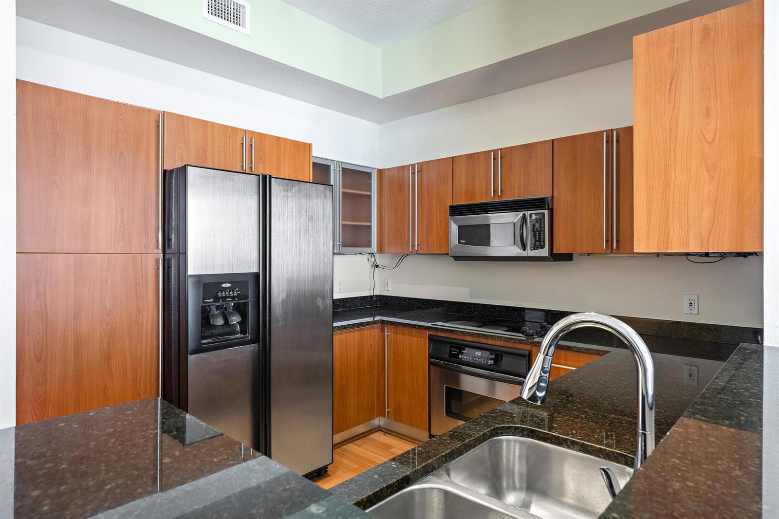 1551 N Flagler Drive Ph L7 photo 5