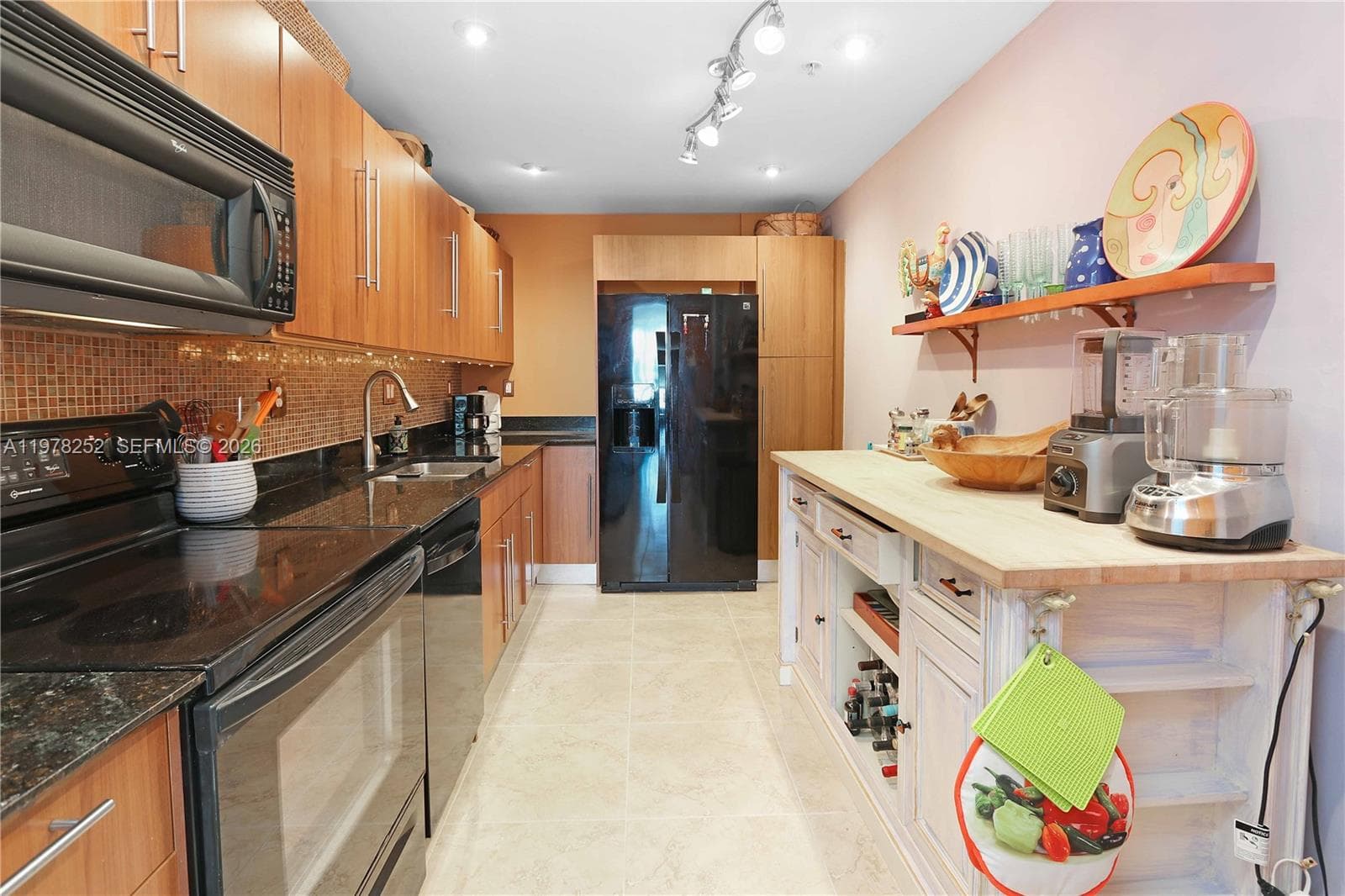 3001 S Ocean Dr 411 photo 11