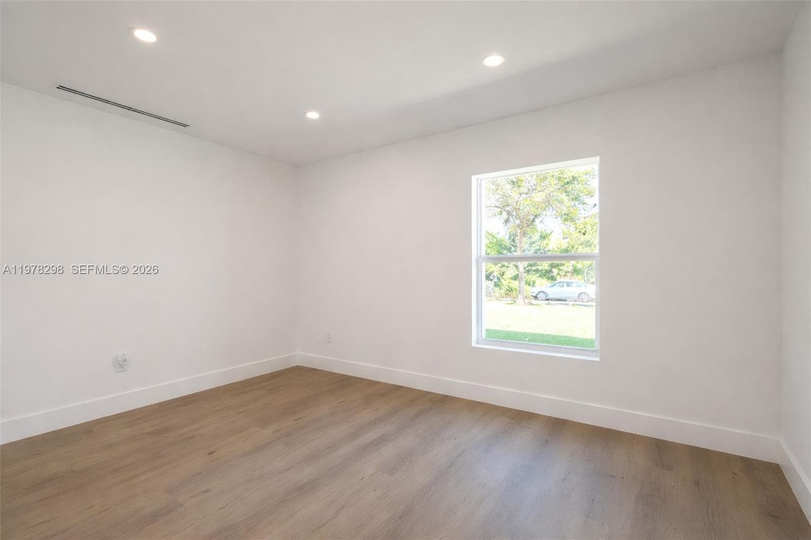 2416 19th Ter photo 10