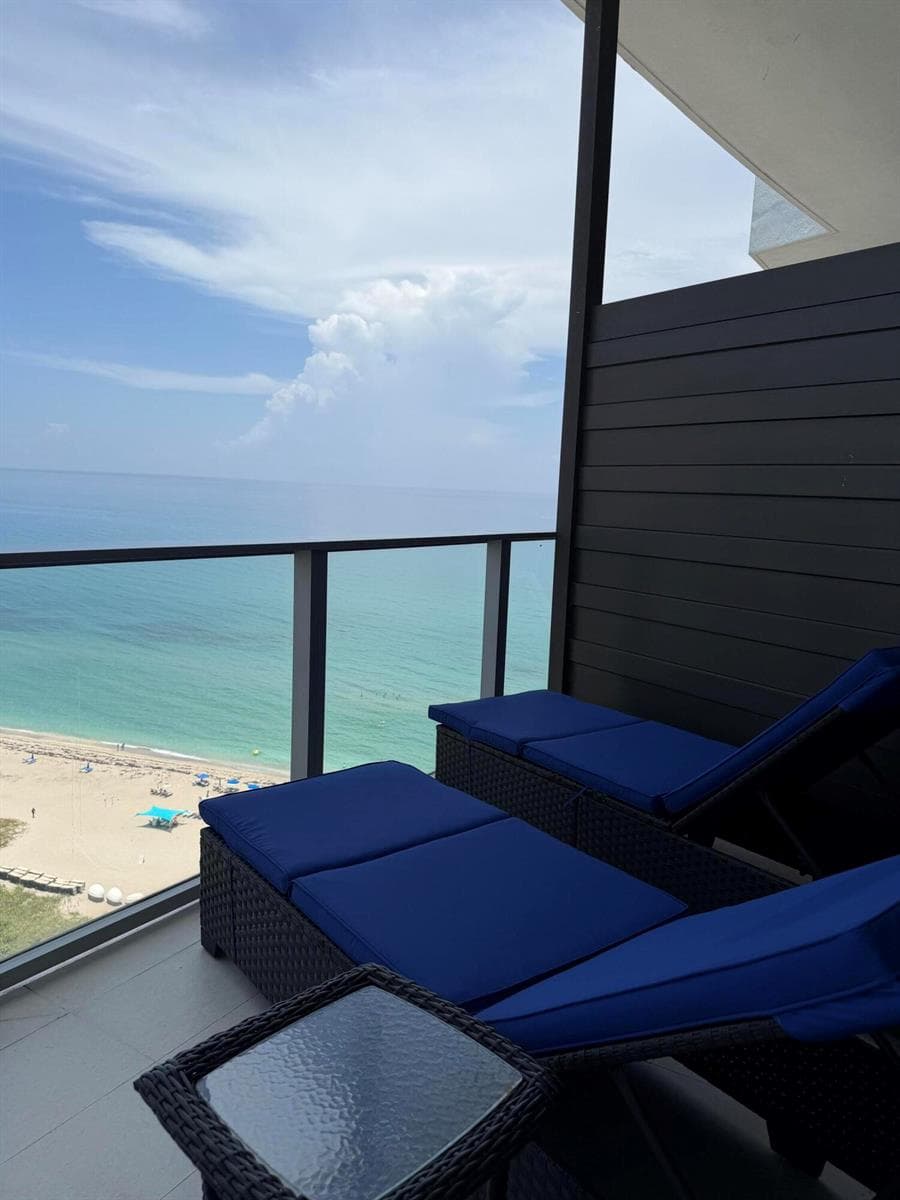 3100 N Ocean Drive H1801 photo 1