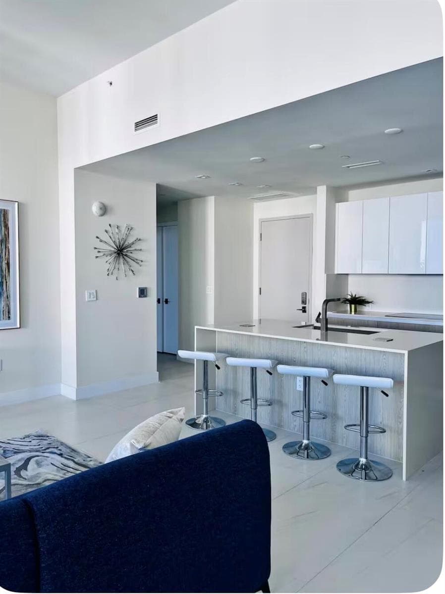 3100 N Ocean Drive H1801 photo 5