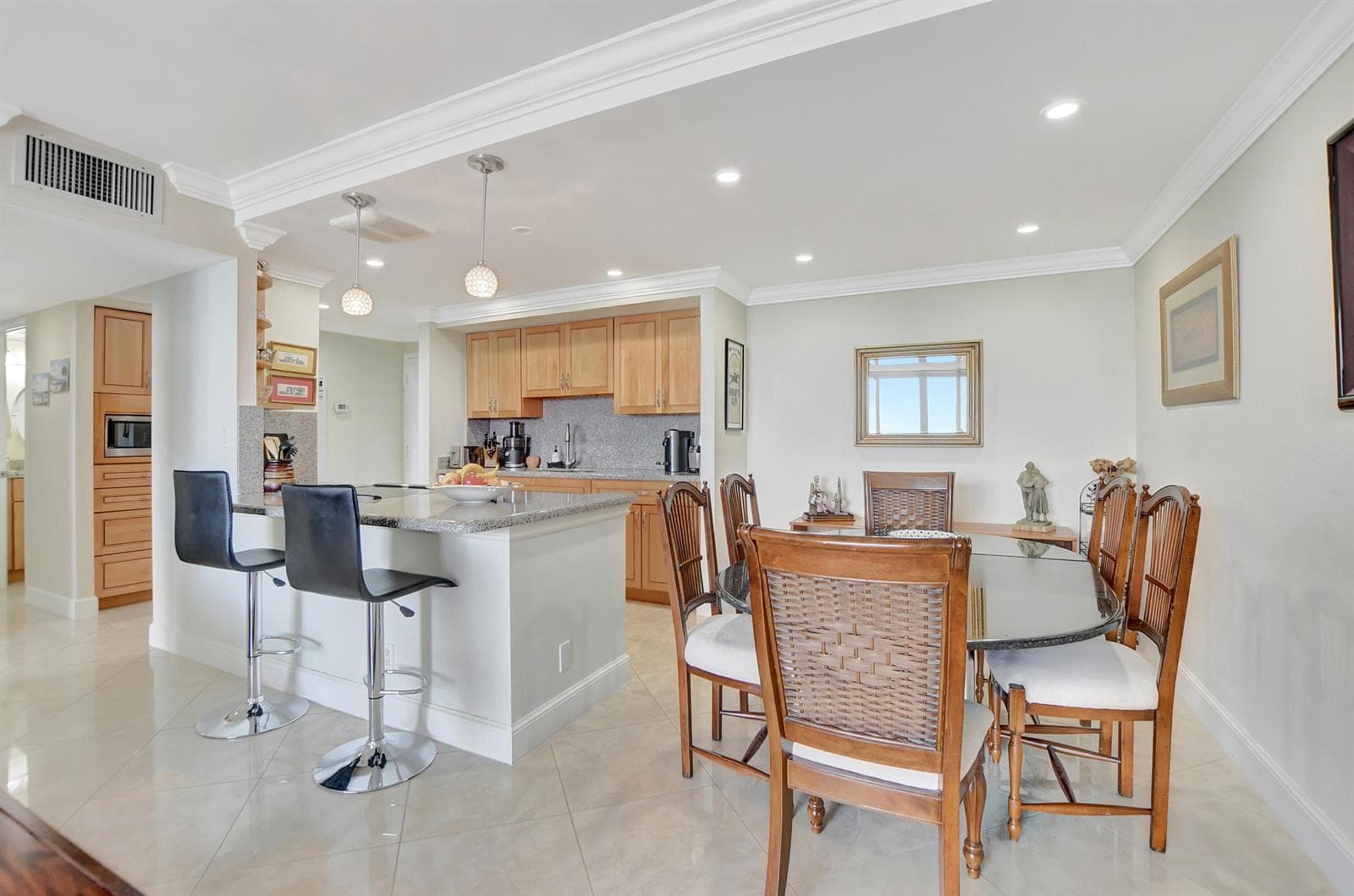 2121 N Ocean Boulevard 1405e photo 11