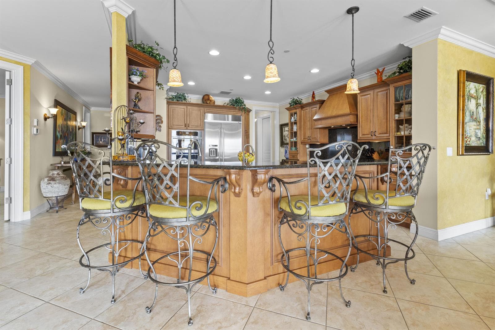 1533 NE Outrigger Landings Drive 3-205 photo 8