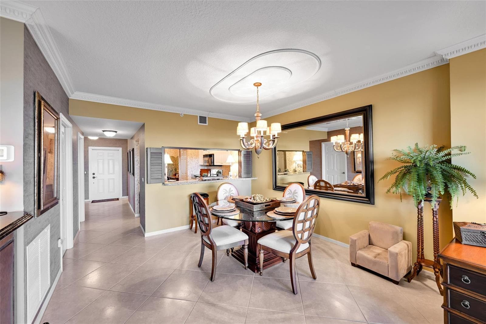 2880 NE 14th Street Causeway 710 photo 4