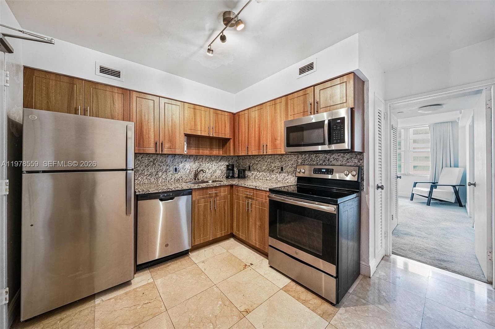 5101 Collins Ave 11T photo 7