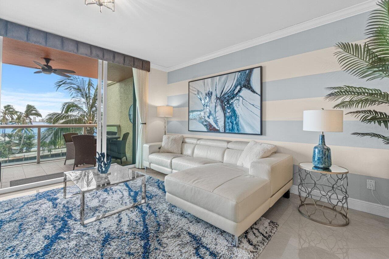 2650 Lake Shore Drive 302 photo 6