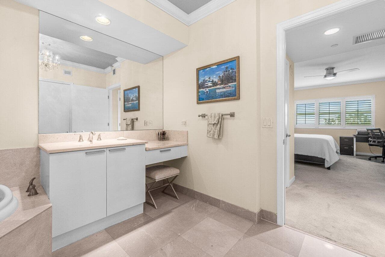 2650 Lake Shore Drive 302 photo 16