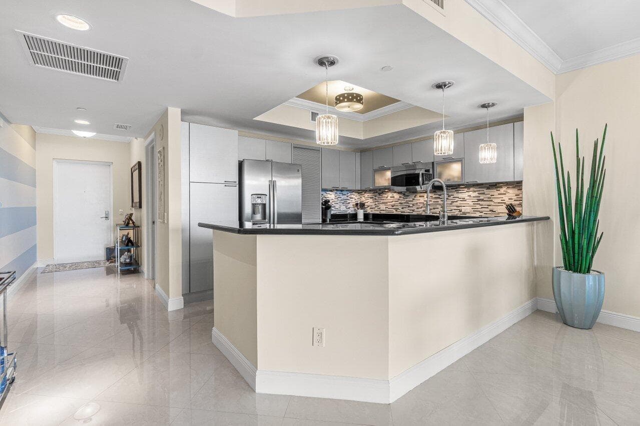 2650 Lake Shore Drive 302 photo 10