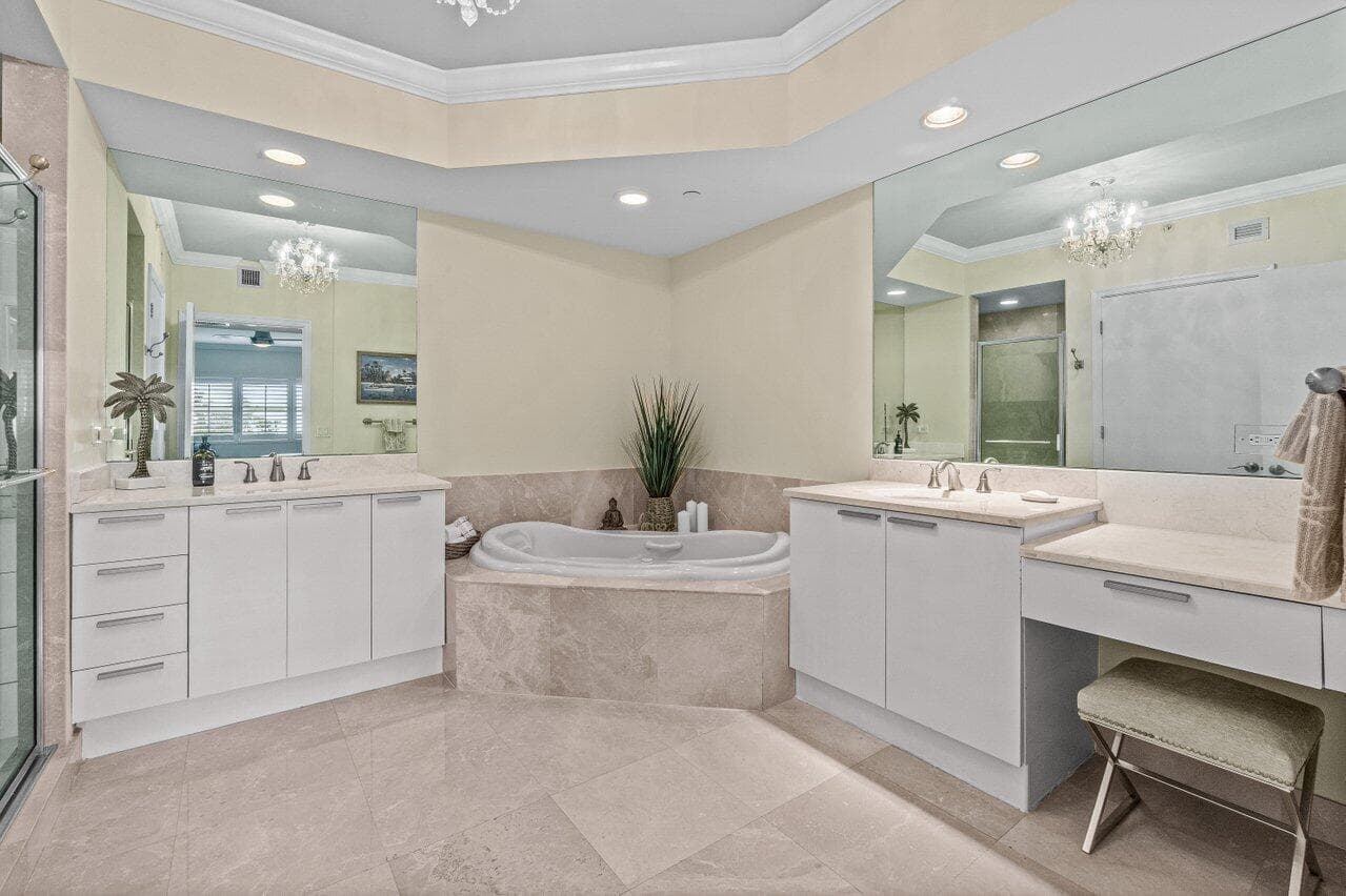 2650 Lake Shore Drive 302 photo 14